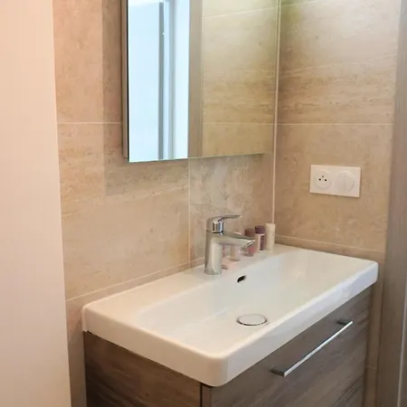 Apartment Avec Terrasse,t2, Proche Du Midi - Palmazur Cannes