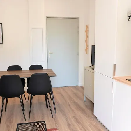 Apartment Avec Terrasse,t2, Proche Du Midi - Palmazur